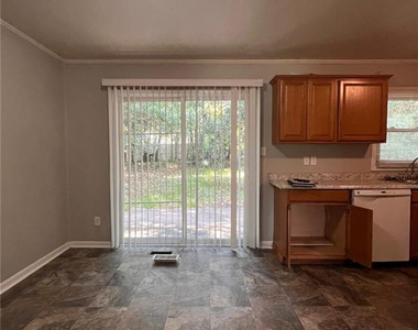 1728 Saint Augustine Avenue - Photo Thumbnail 6
