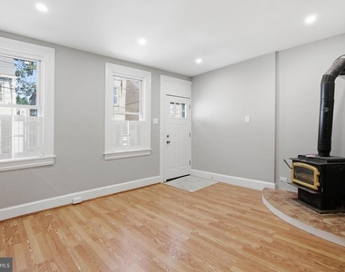 624 Poplar Street - Photo Thumbnail 2