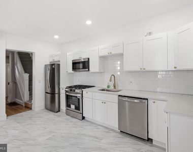 624 Poplar Street - Photo Thumbnail 6