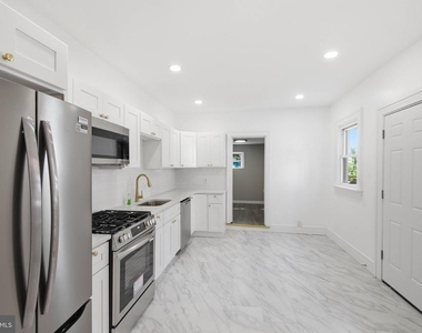 624 Poplar Street - Photo Thumbnail 5
