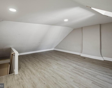 624 Poplar Street - Photo Thumbnail 17