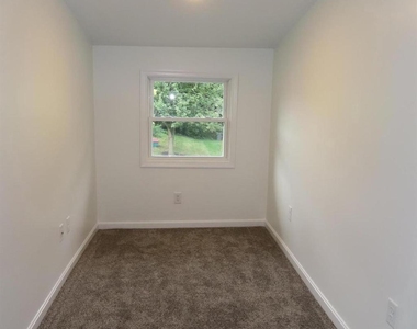 230 Rowe Avenue - Photo Thumbnail 19