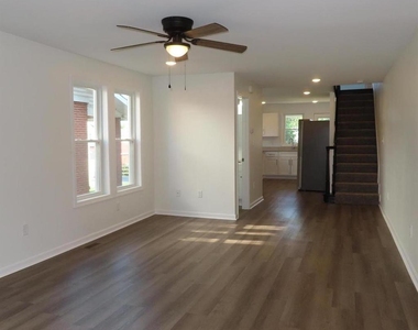228 Rowe Avenue - Photo Thumbnail 2