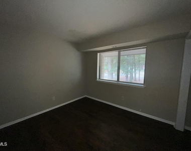 1022 Sandlin Place - Photo Thumbnail 7