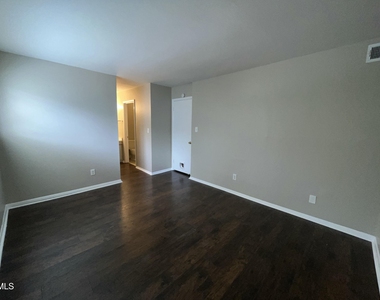 1022 Sandlin Place - Photo Thumbnail 13