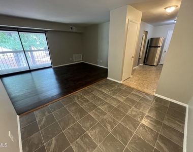 1022 Sandlin Place - Photo Thumbnail 4