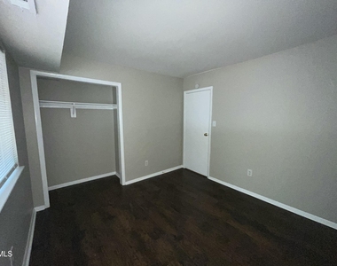 1022 Sandlin Place - Photo Thumbnail 8