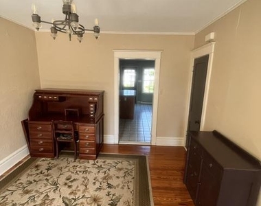 515 S York Street - Photo Thumbnail 14