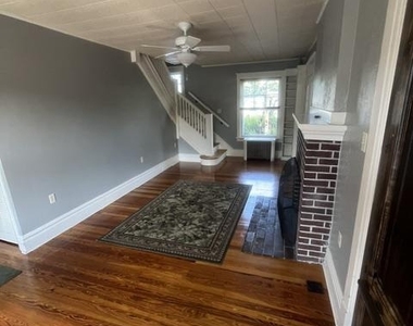 515 S York Street - Photo Thumbnail 6