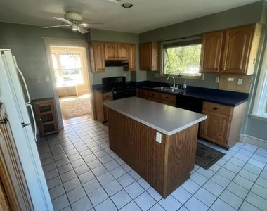 515 S York Street - Photo Thumbnail 17