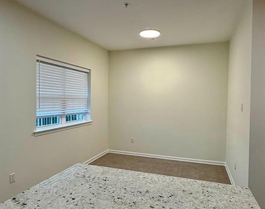 153 Mercer Court - Photo Thumbnail 9