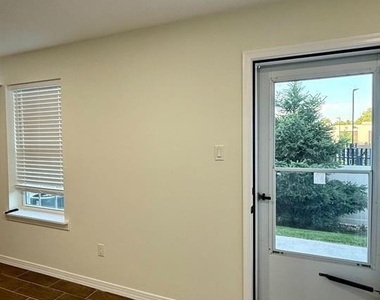 153 Mercer Court - Photo Thumbnail 7