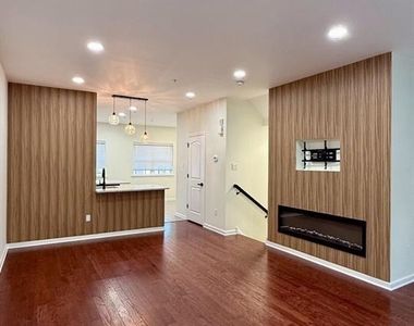 153 Mercer Court - Photo Thumbnail 1