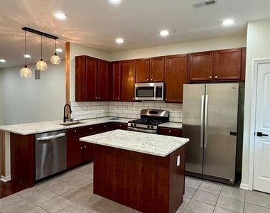 153 Mercer Court - Photo Thumbnail 3