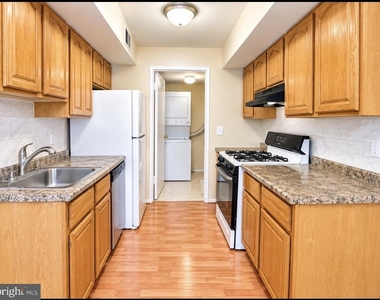 418 Brandywine Court - Photo Thumbnail 3