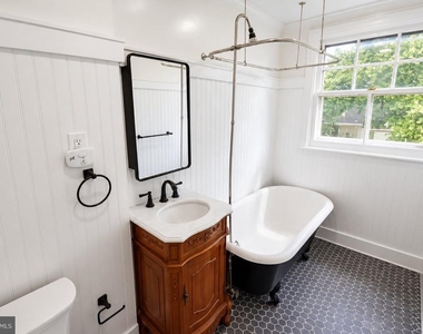 108 E Washington Avenue - Photo Thumbnail 13