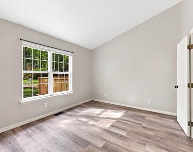 108 Bristol Court - Photo Thumbnail 22