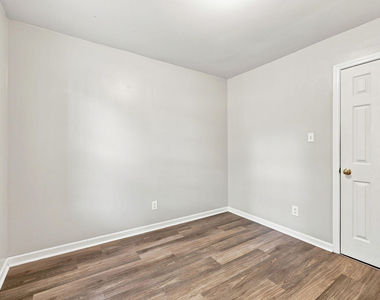 108 Bristol Court - Photo Thumbnail 34