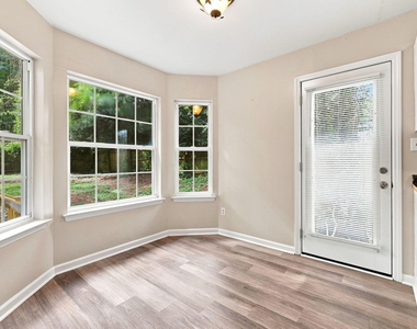 108 Bristol Court - Photo Thumbnail 11
