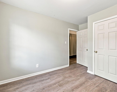 108 Bristol Court - Photo Thumbnail 28