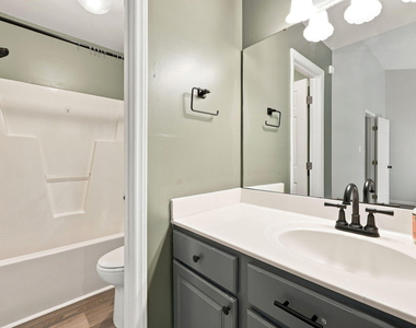 108 Bristol Court - Photo Thumbnail 26