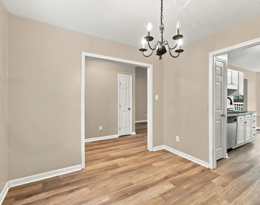 108 Bristol Court - Photo Thumbnail 6