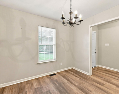 108 Bristol Court - Photo Thumbnail 7