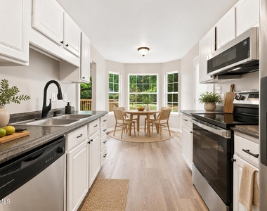 108 Bristol Court - Photo Thumbnail 9
