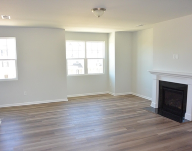 2909 Great Lawn Road - Photo Thumbnail 6