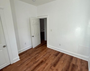 595 N Broadway - Photo Thumbnail 9