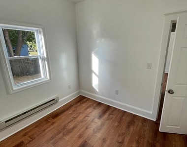595 N Broadway - Photo Thumbnail 8