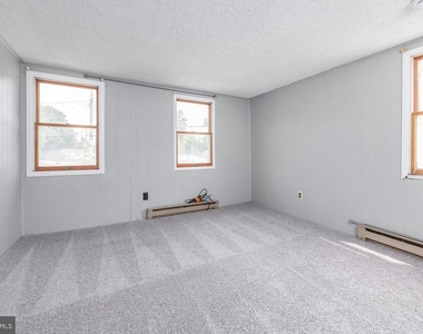 114 E Millbrooke - Photo Thumbnail 8
