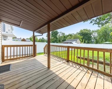 114 E Millbrooke - Photo Thumbnail 10