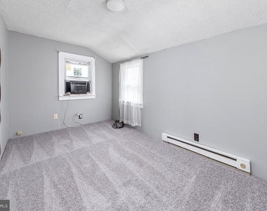 114 E Millbrooke - Photo Thumbnail 6