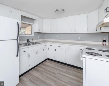 114 E Millbrooke - Photo Thumbnail 4