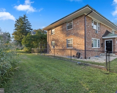 6 Clarendon Avenue - Photo Thumbnail 10