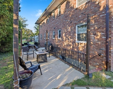 6 Clarendon Avenue - Photo Thumbnail 11