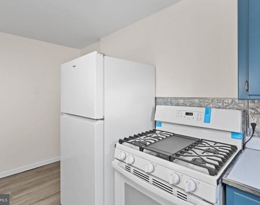 6 Clarendon Avenue - Photo Thumbnail 3