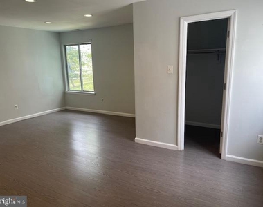 73 Winchester Drive - Photo Thumbnail 9