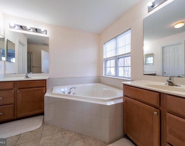 101 Haddon Court - Photo Thumbnail 16