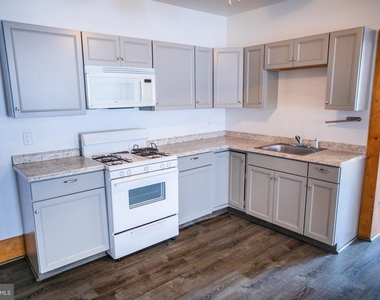 140 Franklin Street - Photo Thumbnail 12