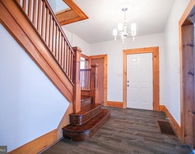 140 Franklin Street - Photo Thumbnail 4