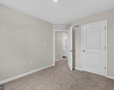 139 Essex Drive - Photo Thumbnail 31