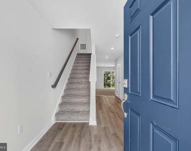 139 Essex Drive - Photo Thumbnail 1