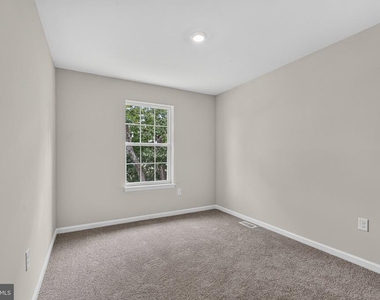 139 Essex Drive - Photo Thumbnail 32