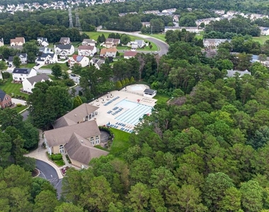 139 Essex Drive - Photo Thumbnail 45