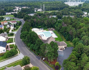 139 Essex Drive - Photo Thumbnail 44