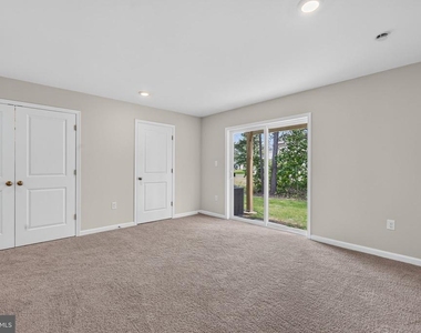 139 Essex Drive - Photo Thumbnail 2