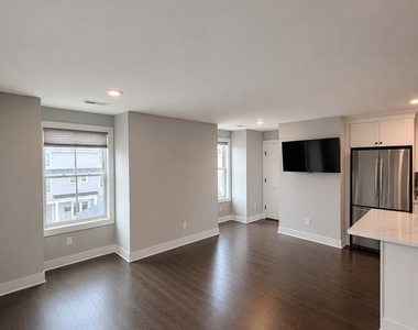 23 Tanner Street - Photo Thumbnail 3