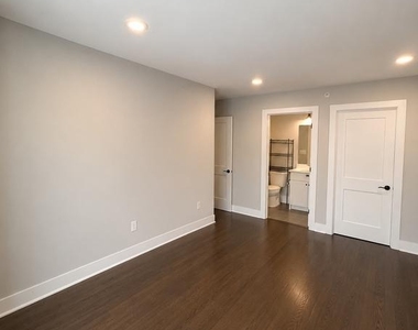 23 Tanner Street - Photo Thumbnail 9